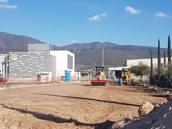 Foto 2: Estacionamiento en carpeta asfáltica, Parque Industrial Querétaro
